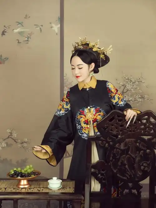 上海盘子女人坊古装摄影体验-富察皇后吉服