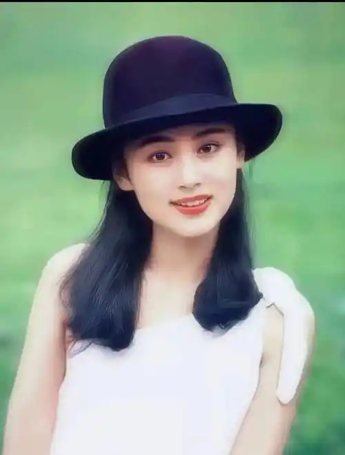 明星:陈红"大陆第一美人"巅峰时到底有多美,看到年轻旧照!