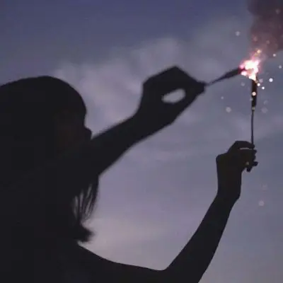 微信背影唯美女生头像 背影唯美好看的伤感女生头像