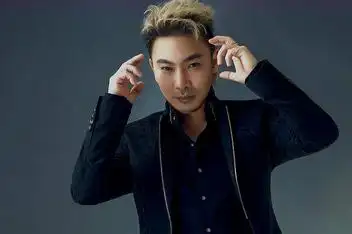 来源:好看视频发布时间:2020-08-27简介:陈少华"酒歌王子"陈少华九歌