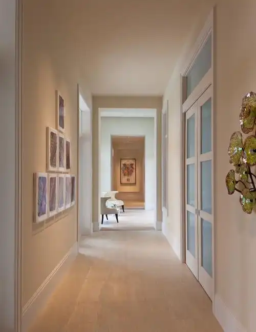 米白色墙面温馨淡雅过道装修效果图