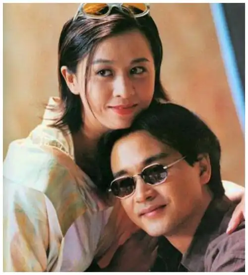 刘嘉玲为何每年春节都和桃花树合影?网友:又想起张国荣了吧!