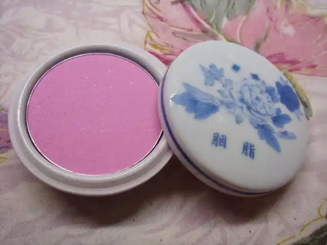 古代美人用的胭脂是如何制作的