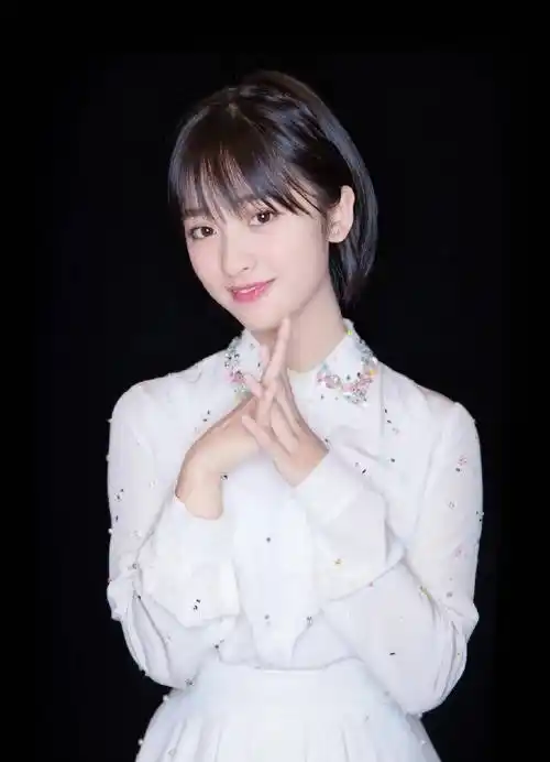 沈月的波波头可甜可咸,越快越好,这款发型适合什么脸型的妹子呢?