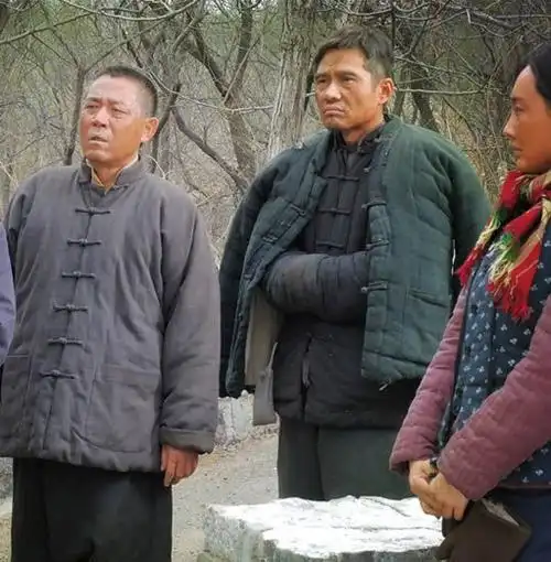 任帅陈宝国《老农民》剧照