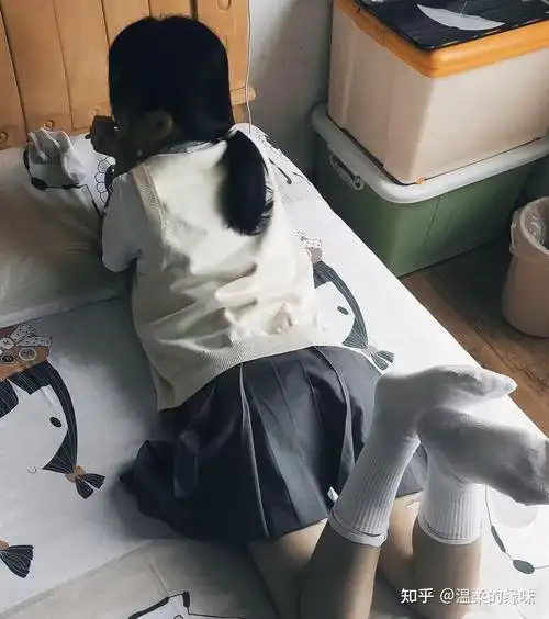 女孩子三天不洗袜子你们觉得会臭吗? - 知乎