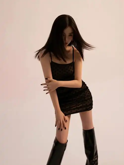 紧身包臀裙的设计,勾勒出虞书欣好看的身材线条,女人味满分.