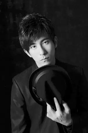 修杰楷帅气型男写真图片