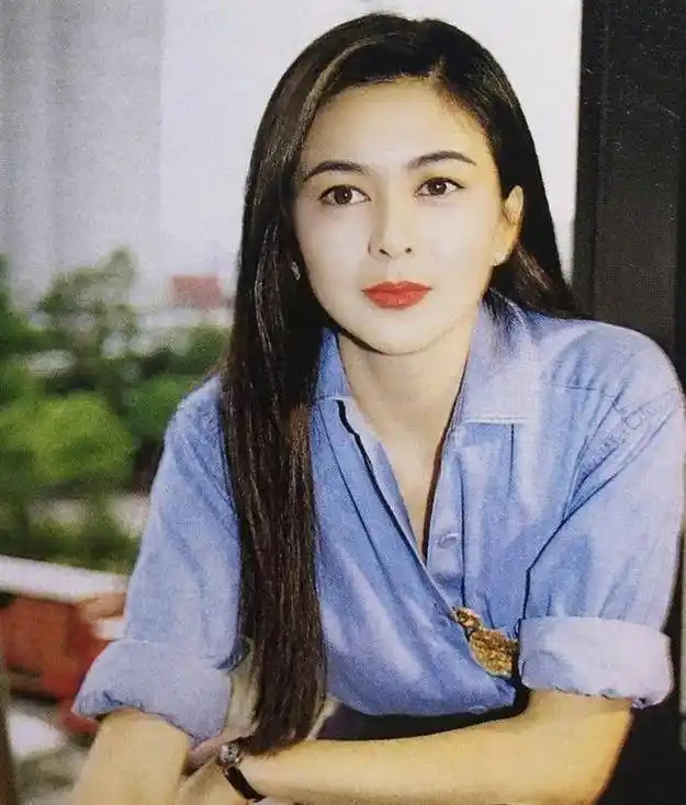 关之琳如果要用一个词来形容王祖贤,那只能是"倾国倾城".