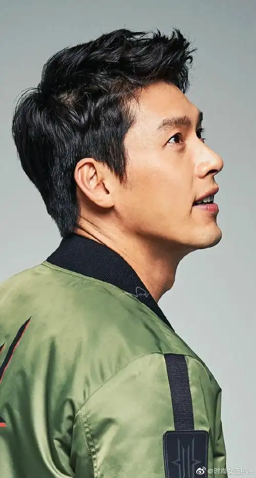 明星时尚#@玄彬绝美侧颜,温和笑容 ,霸气身材,帅到没朋友