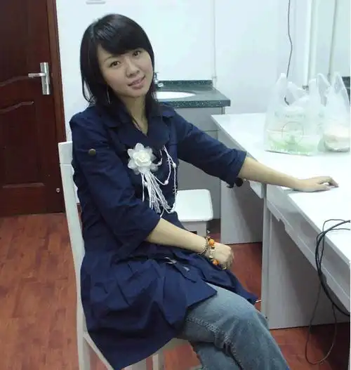 图歌星卓依婷现状如何火遍大街小巷却被传已死亡