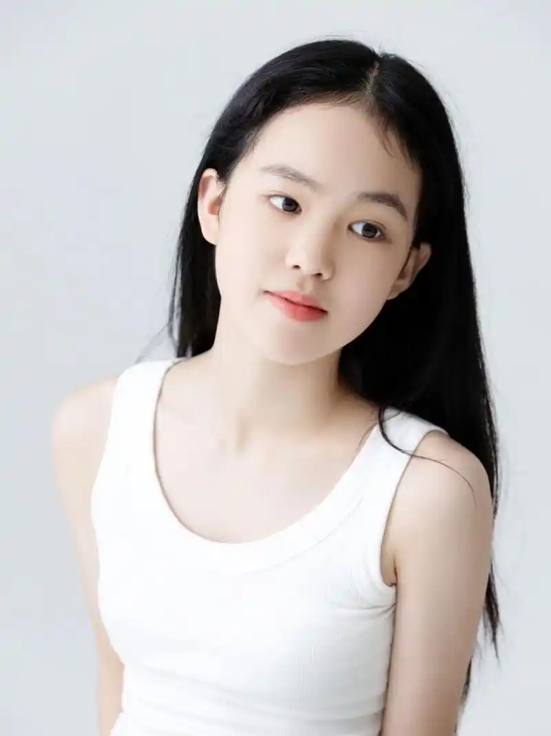 成都肖像照~12岁女生的肖像照,简约又纯净 又是被别人女儿治愈的一天