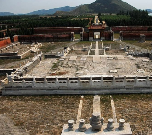 清皇后陵中级别最高的陵寝昭西陵葬有孝庄文皇后呢!