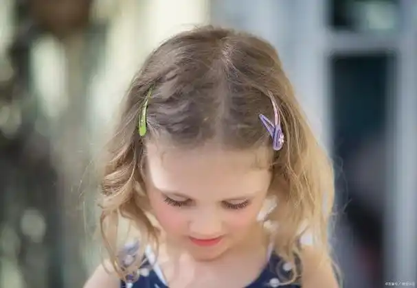 幼儿园毕业照发型,让宝宝充满可爱的魅力!