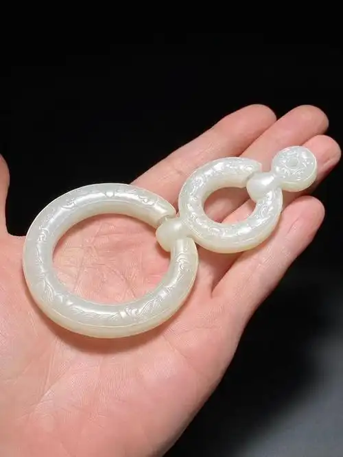 清乾隆 和田玉籽料 白玉 北斗图 三连环 玉珮 挂件 直径6厚1厘米 重