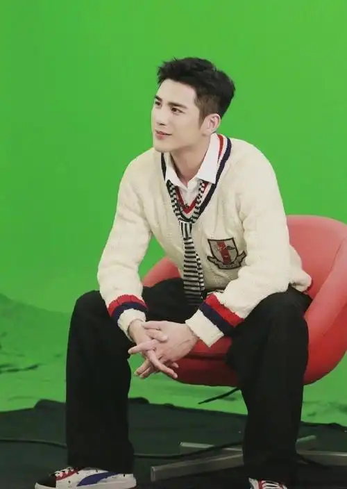 姜潮好帅一男的,人长得帅还会打扮,看型男怎么穿搭