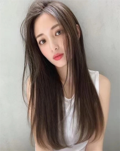 经典柔顺长直发 飘逸显干练气质_直发发型 - 美发站