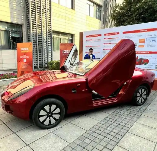 五菱小跑车流线型元素实车图片