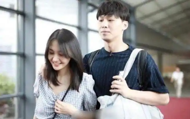 米看皮好奇胡广松是谁个人资料照片被扒胡广松是郑爽的金主爸爸吗