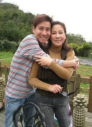 但就算是这样,这种关系,刘叔叔也一直对我和妈妈很好,对我就像亲生