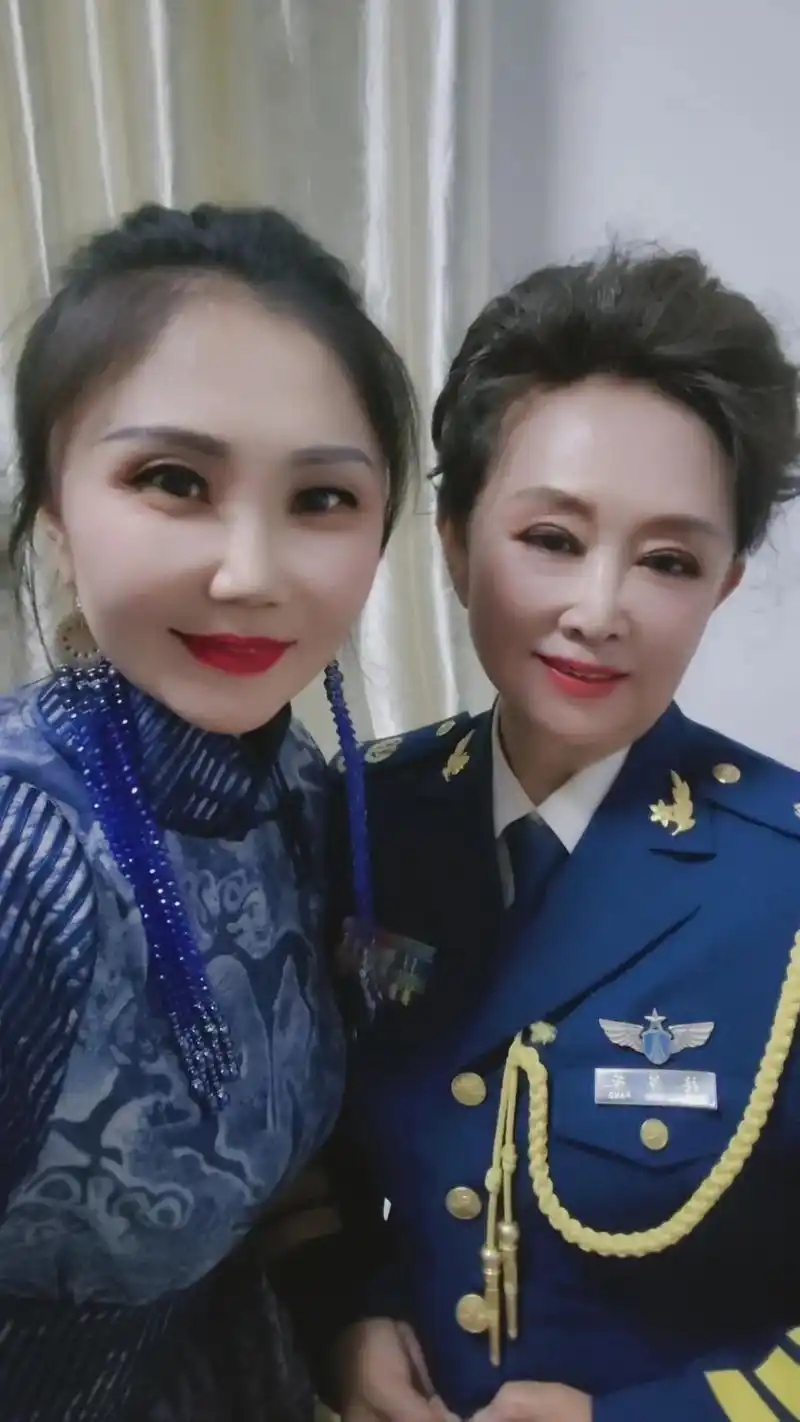 著名女高音歌唱家,空政文工团国家一级演员,享受国务院政府特殊 - 抖