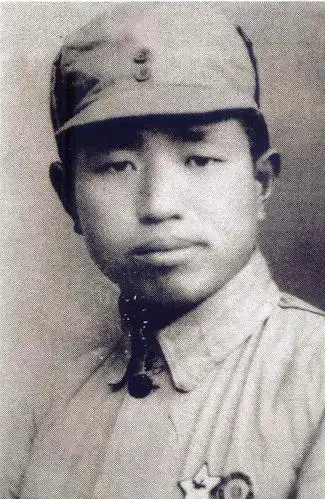 遵义红色教育 创作长征红色漫画黄镇