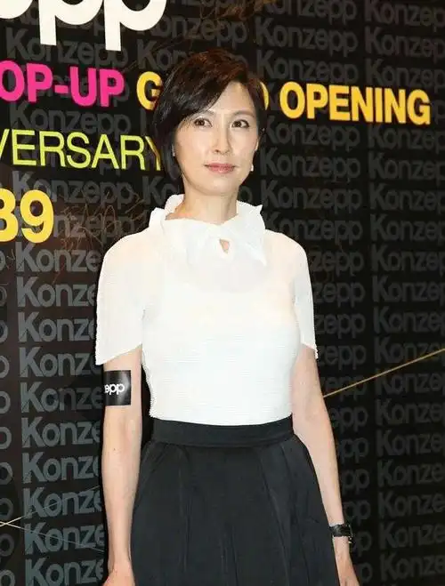 郭蔼明真有气质黑白极简风穿出高级优雅感好气质哪用装