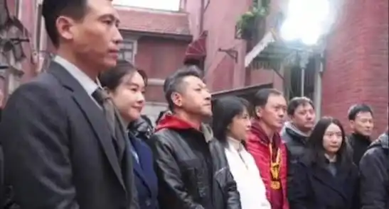 45岁左小青近况曝光,和百亿富豪老公分手后,她终于活成了自己