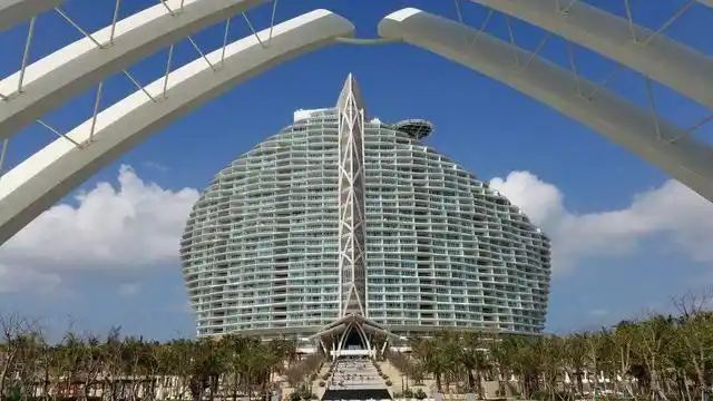 我国最牛的"七星"酒店:投资36个亿,客人可以坐飞机入住