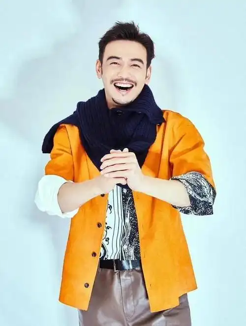 演员杨烁,14岁出来打工,结婚8年儿女双全