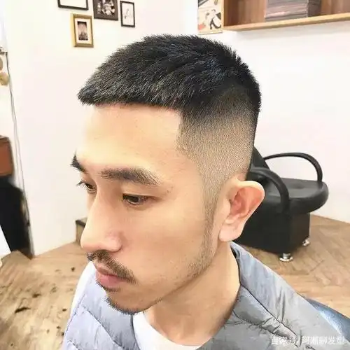 男生清爽短发1 看完以上12清爽干净的造型,是不是对初夏清爽的发型有