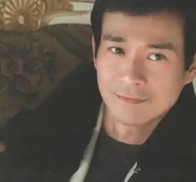 70岁的郑少秋,走个路都风流倜傥,"秋官"时代的记忆永不老