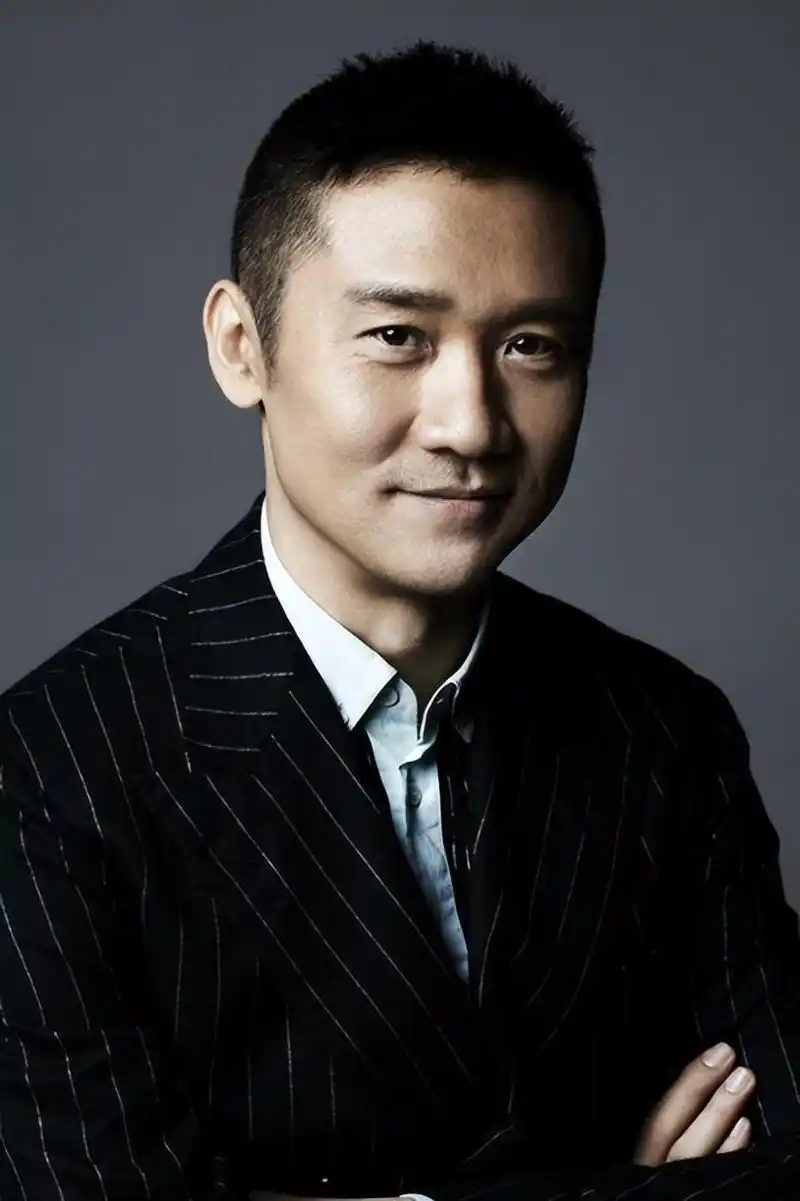 演员黄志忠:离婚那天忍不住痛哭,儿子的一句话触动了他的内心!