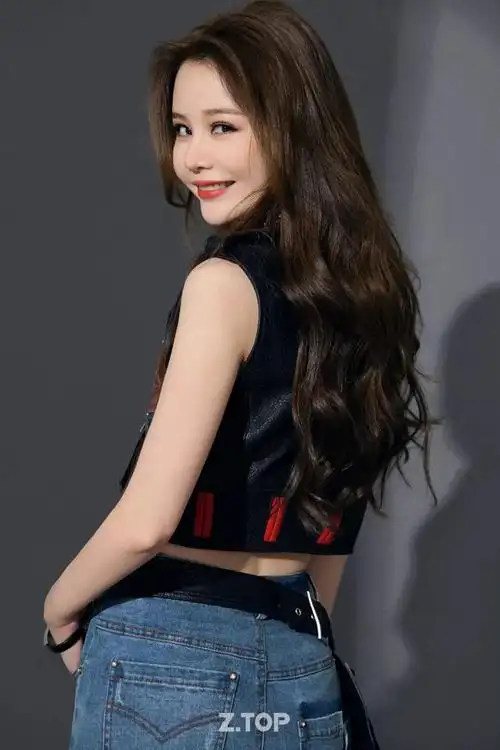 top 邱意浓 | 新晋 "晶女郎"《追龙ii》只是她迈出的第一步,相信未来