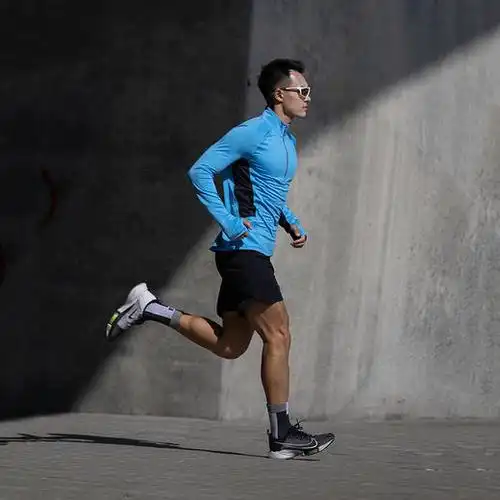 bodywit男跑步吸湿快干保温长t