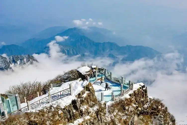 峨眉山雷洞坪滑雪场正式开滑_活动_门票_优惠