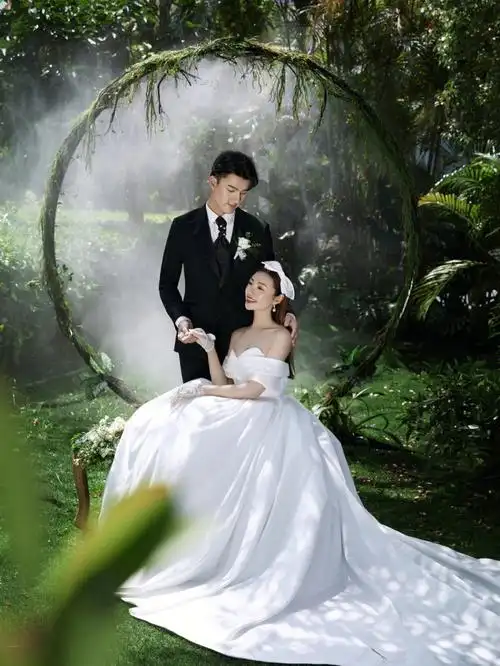 客片分享仙气十足的梦幻森系婚纱照