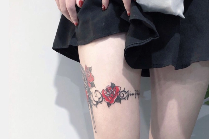 最新超美女生腿部纹身图片适合女生的大腿纹身6