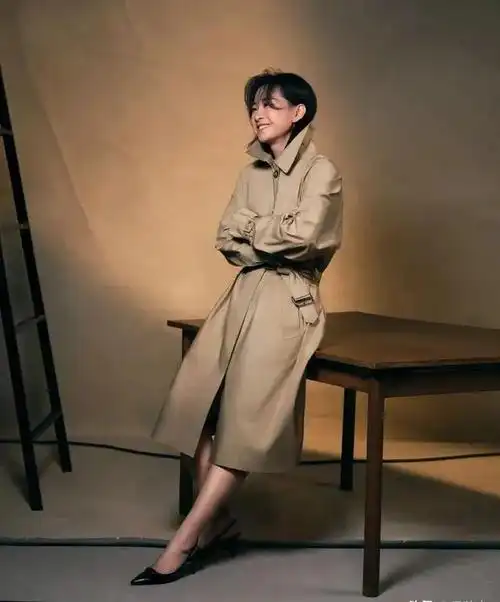 票房女王成prada女王!史上最倒霉的品牌选对人了,网友:赢麻了