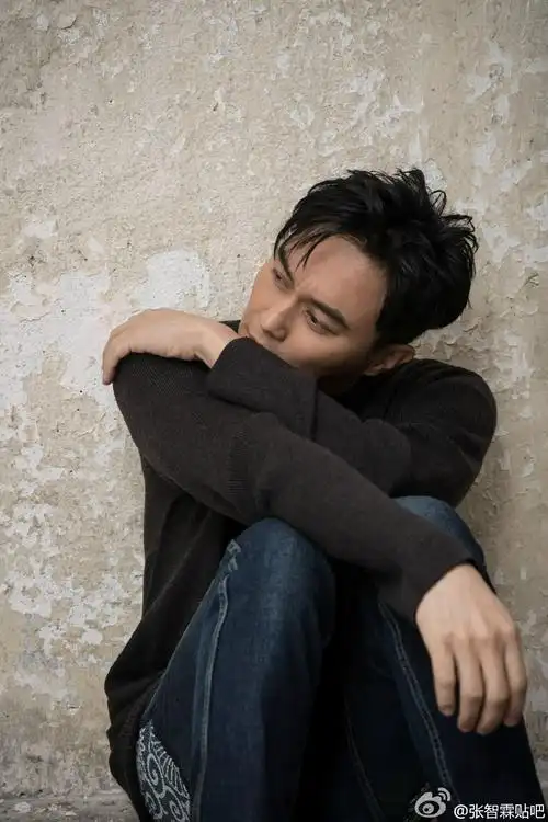 i霖进张智霖的一组普普通通杂志照进来找不同0269