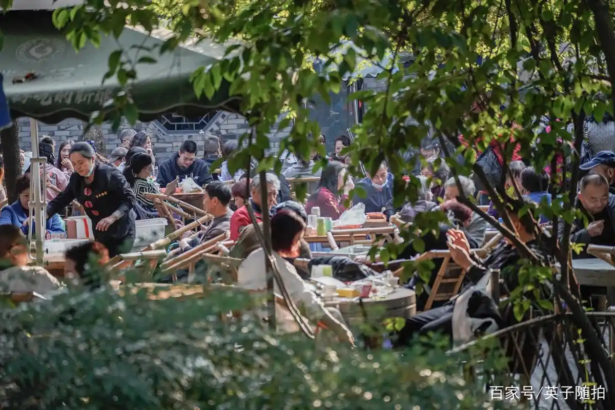 四川成都:悠闲的人民公园 悠闲的成都生活 好想做成都人哟