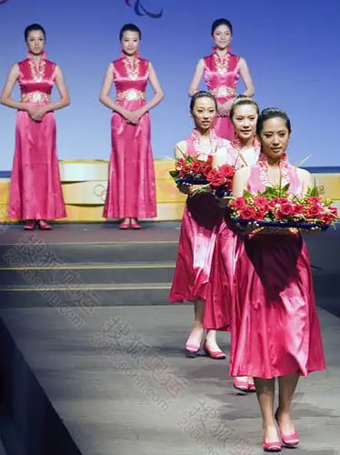 北京奥运会颁奖礼服的介绍