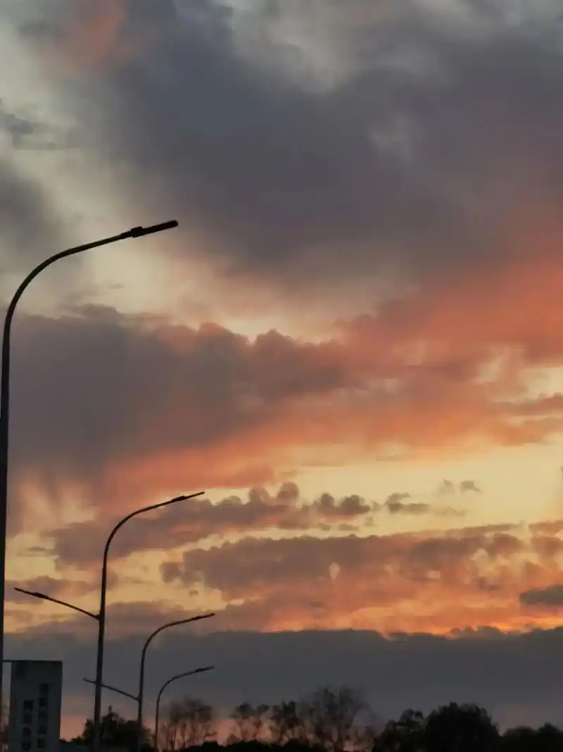 落日锁屏～拍的照片不好看怎么办,截一截就好了#落日 #拍照  - 抖音