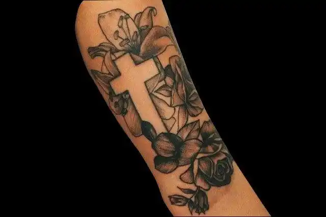 精选5款十字架纹身图案3