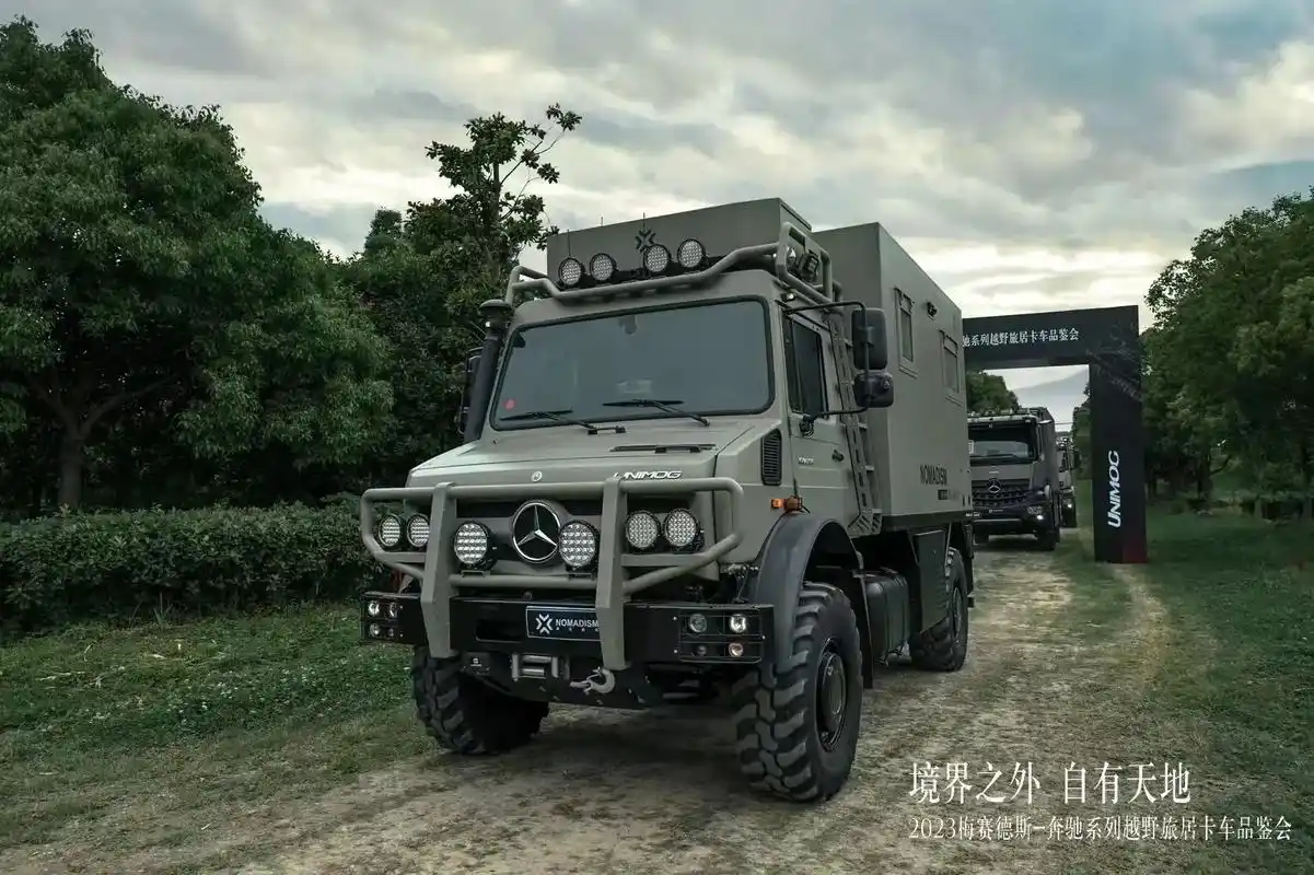 奔驰越野房车 乌尼莫克 4×4 8×8.#重卡房车 #汽车文 - 抖音