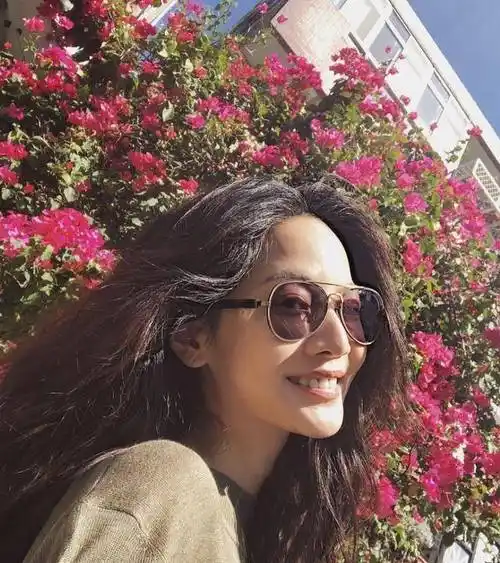 女方曾自卑否认外表,如今衣品佳曾让明道心动_曾之乔_祝福_亲朋好友