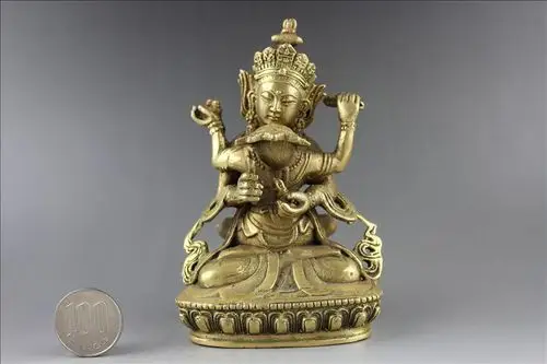 谁能告诉我下面照片里的佛像是什么佛,最好详细说明下,谢谢