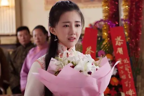 陈欣予破阵扮相惊艳穿洋装诠释年代美