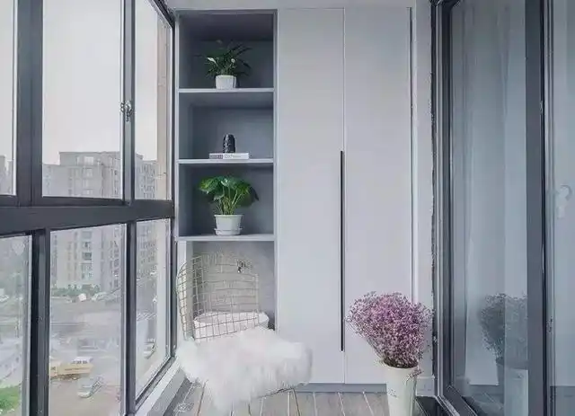 你家阳台还在安装这种柜子吗听过来人一句劝别等入住后再后悔