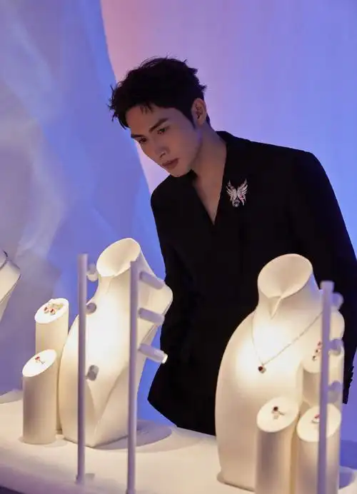 海报×@张彬彬vin独家专访正式上线之前,先来看看彬彬的活动现场图!